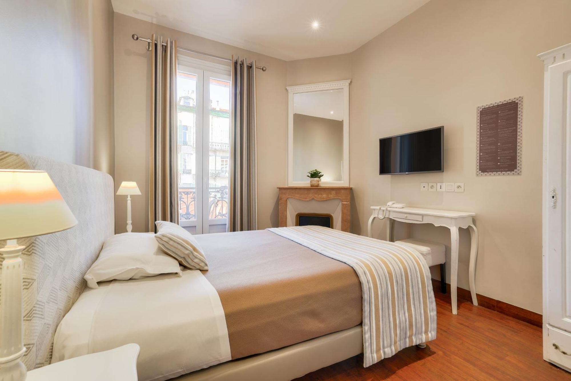 Hotel Lepante Nice Bagian luar foto