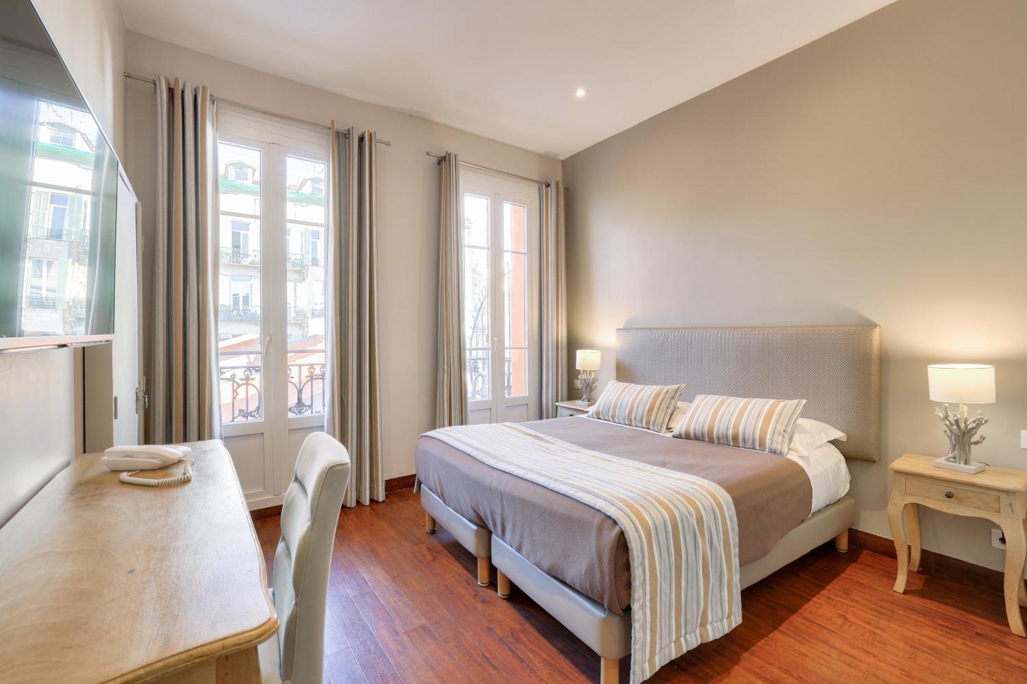 Hotel Lepante Nice Bagian luar foto