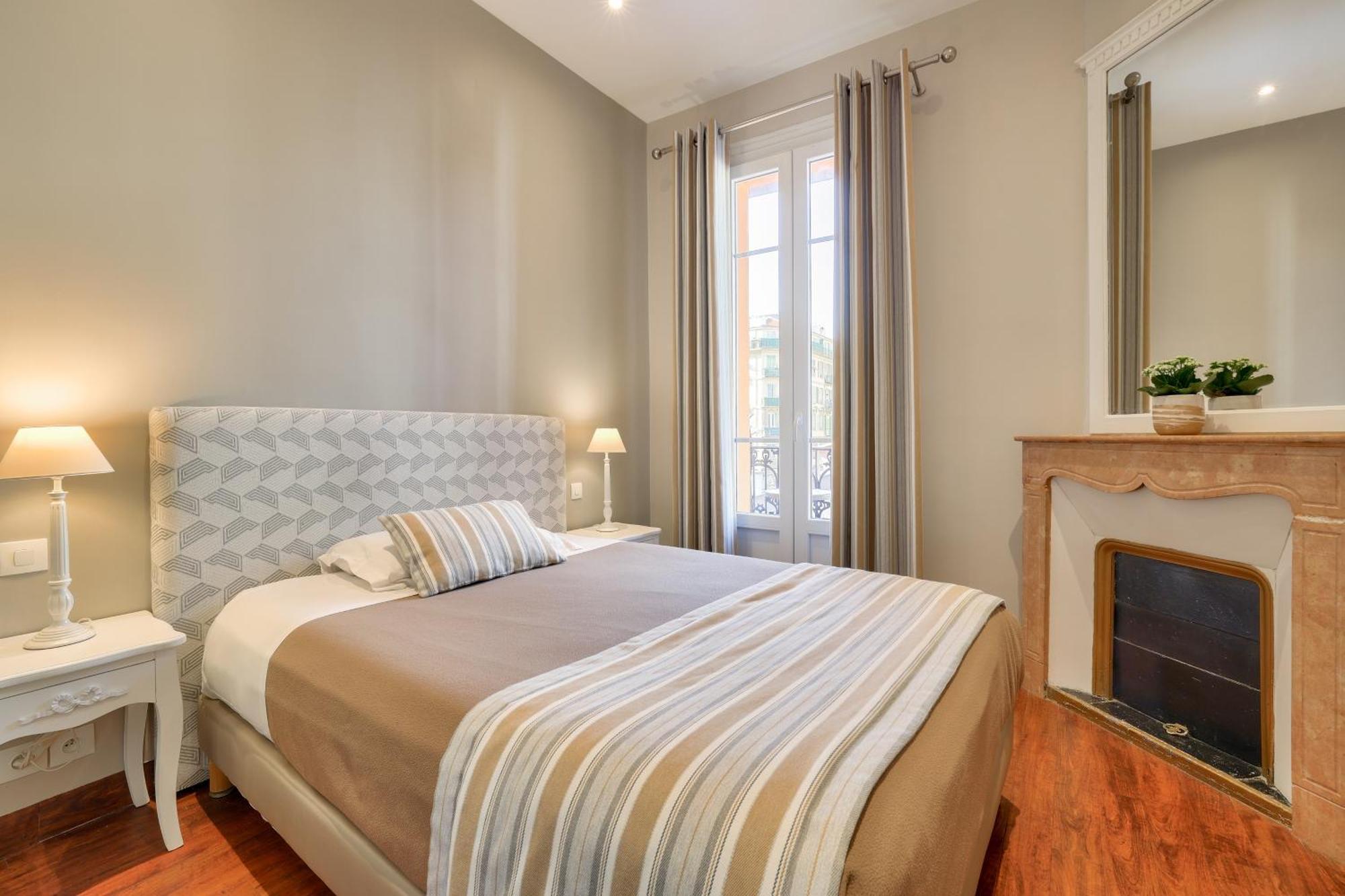 Hotel Lepante Nice Bagian luar foto